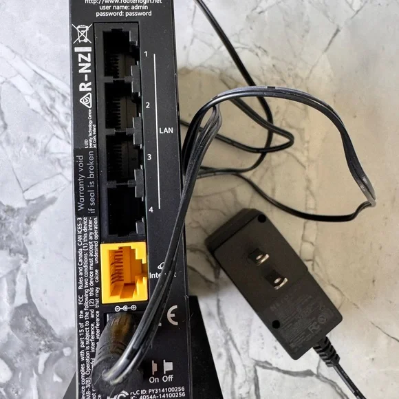 Netgear Wi-Fi Router with Control Buttons - Picture 2 of 3